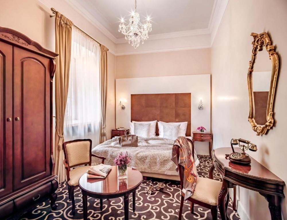 Palac Zegrzynski 4*
