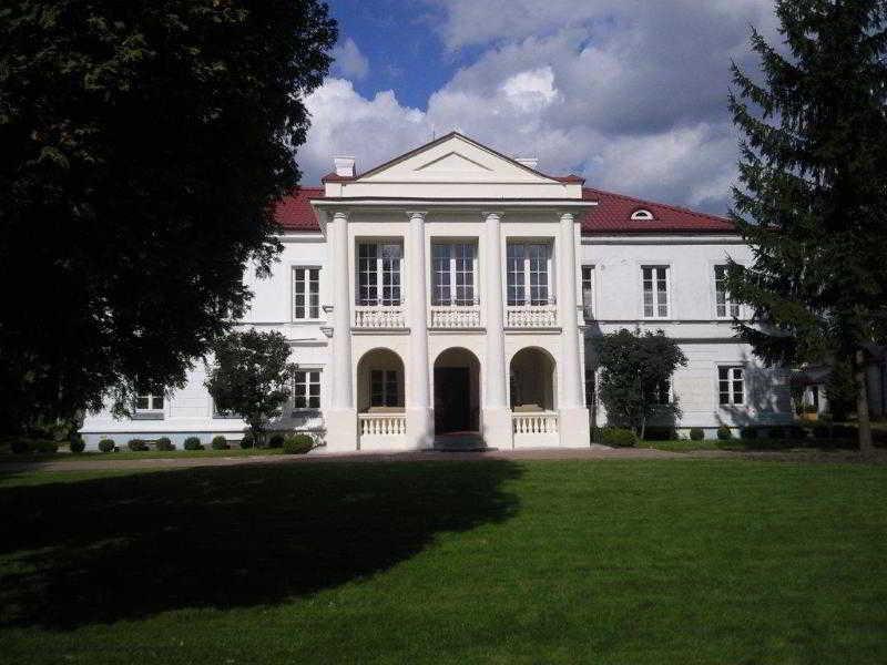 Palac Zegrzynski Aparthotel